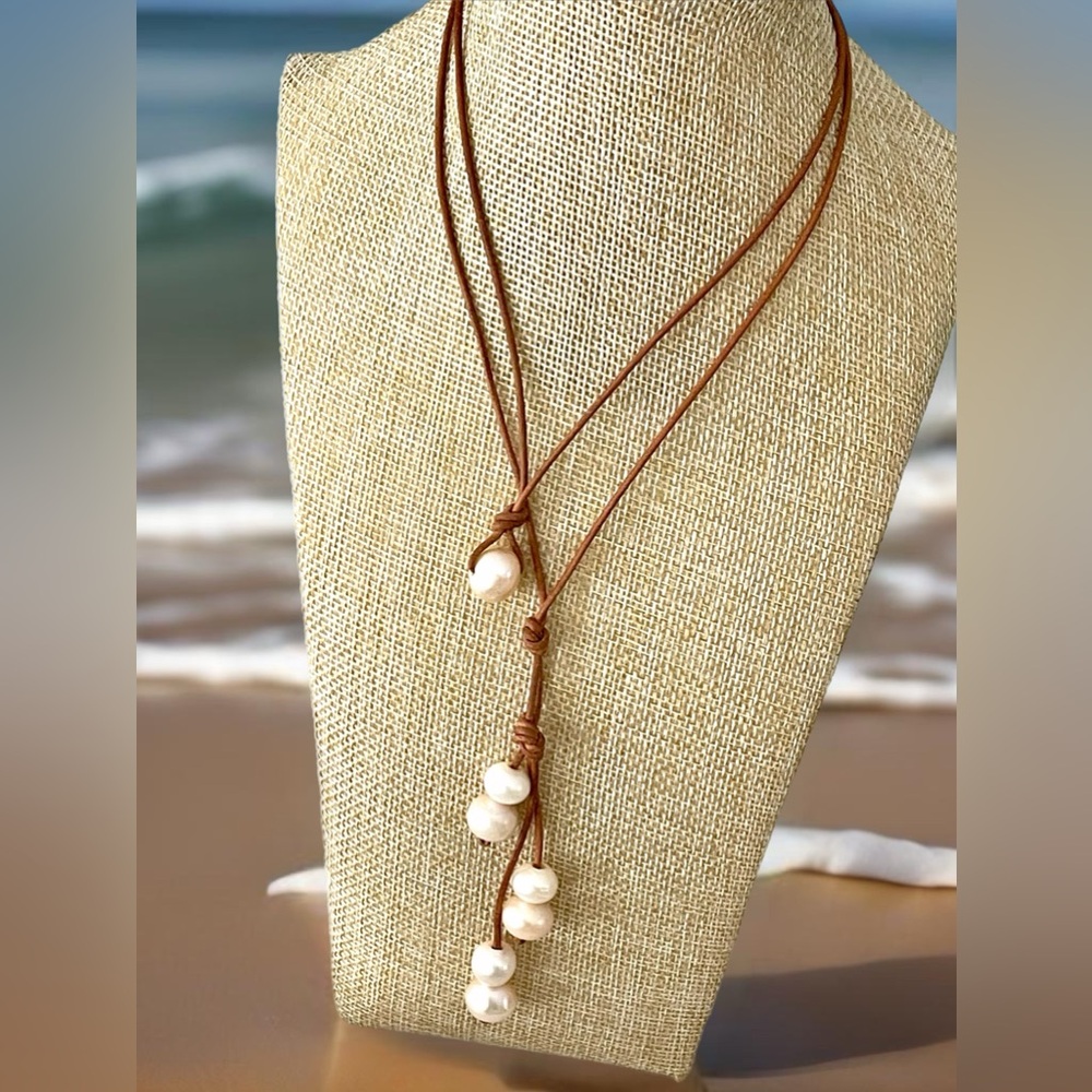 Pearl and leather necklace 💕